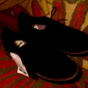 Black velvet tie a shoe rubber soul